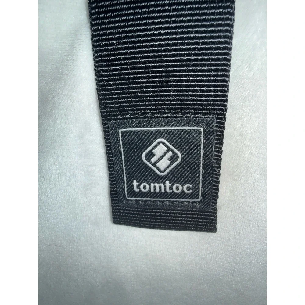 tomtoc Gray 13in Laptop Shoulder Messenger Bag A50-C01G Padded Strap Zip EUC